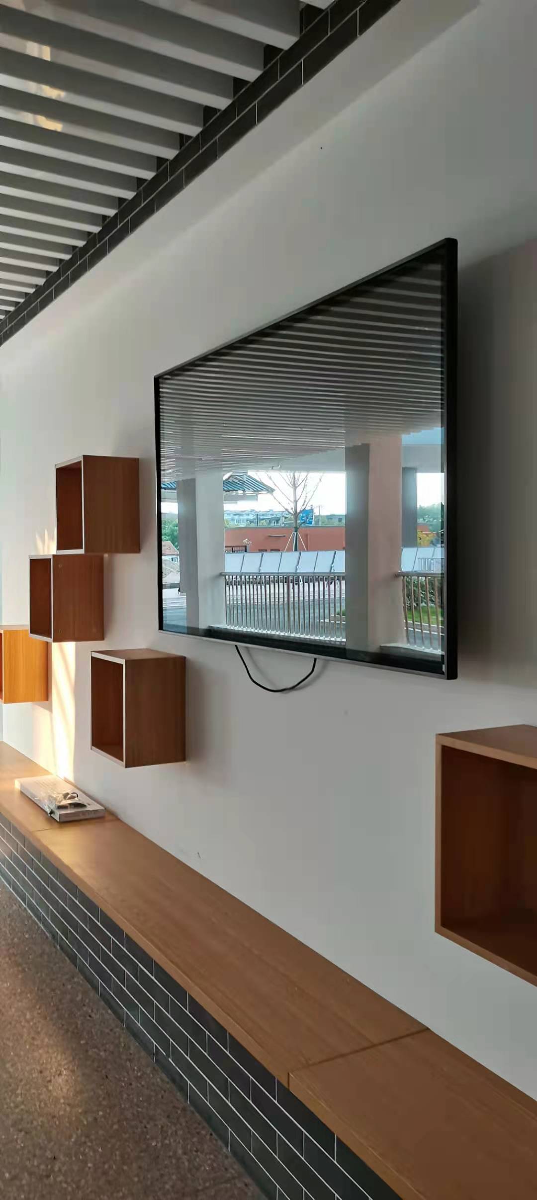 苏州某中学楼道触摸查询一体机