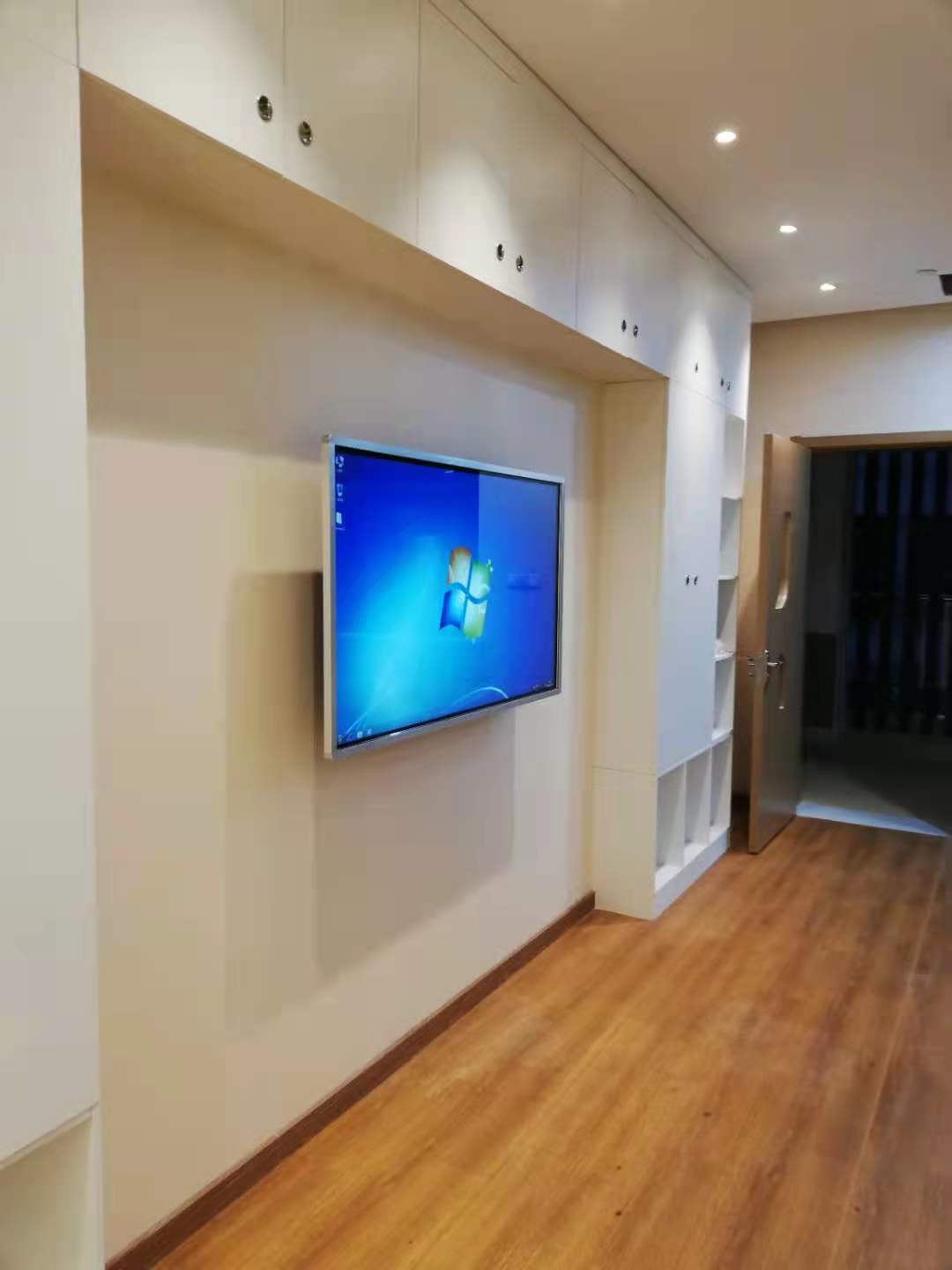 幼儿园教室触摸一体机