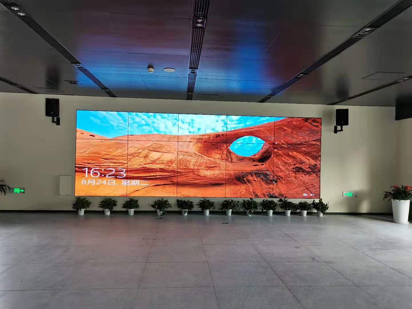 新吴区某研究院拼接屏