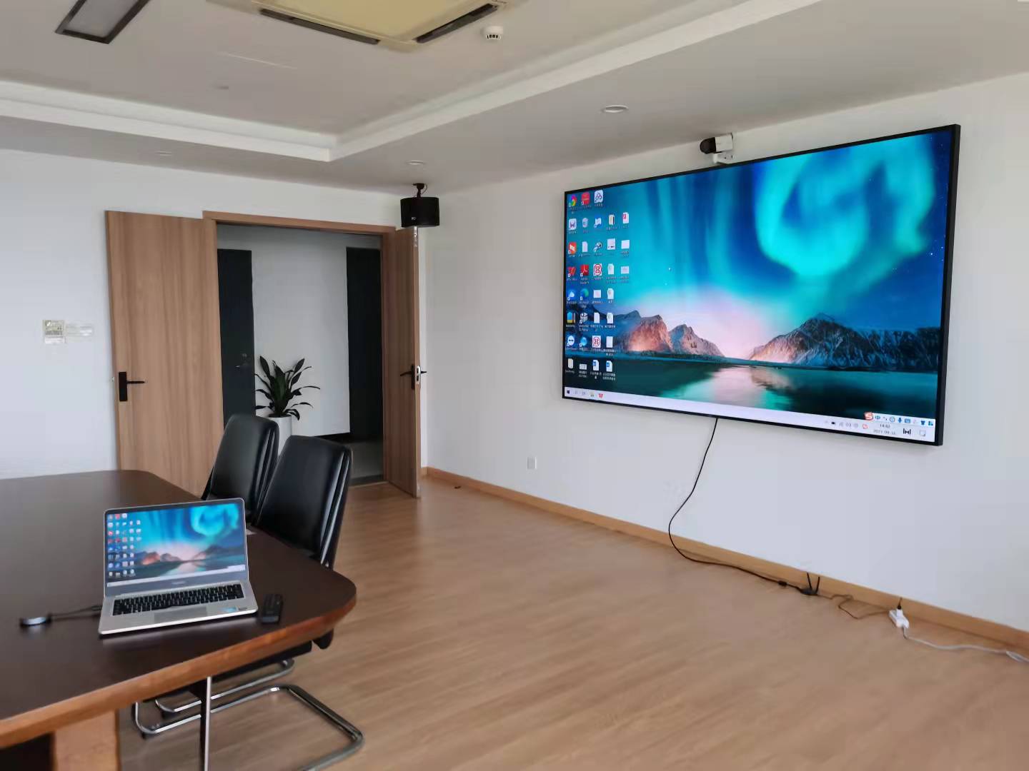 无锡某产业协会会议大屏-调试