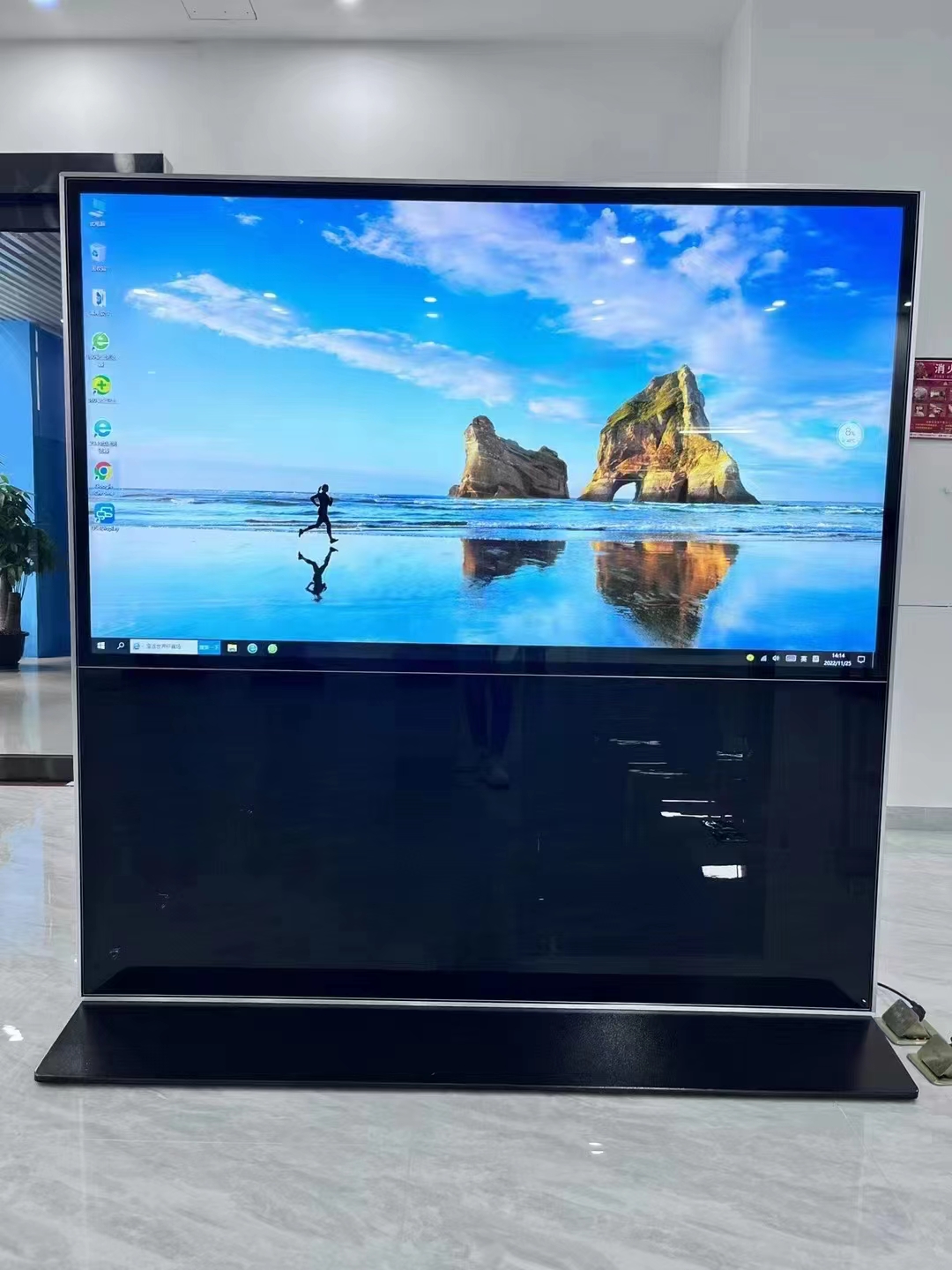 触摸横屏显示屏幕一体机_带红外触摸的横屏一体机_横屏触摸一体机_立式横屏触摸一体机型材钢化定制款案例。