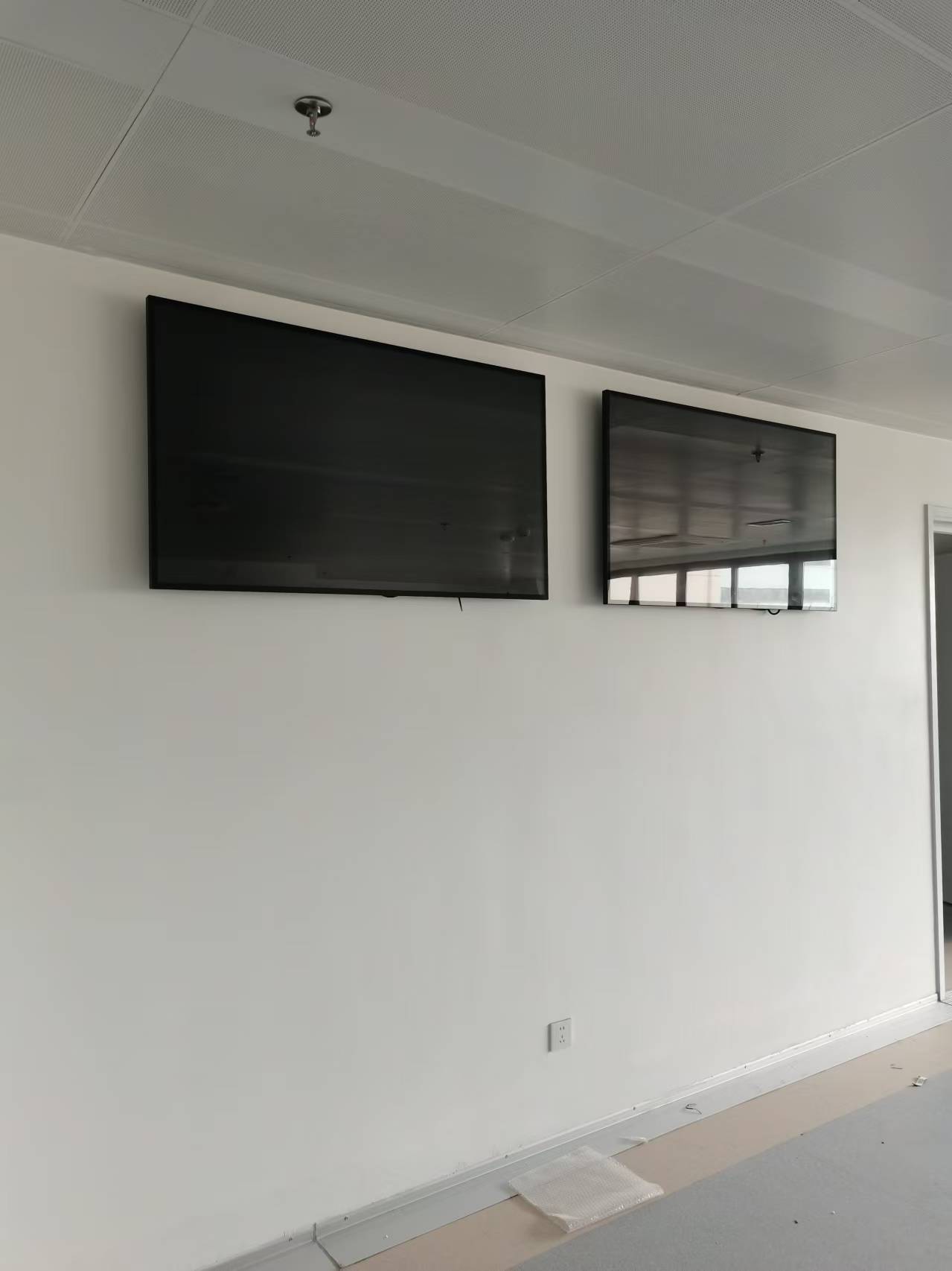 泓界智慧医疗分诊屏病房门口导诊屏医院壁挂分诊显示屏诊所窗口屏